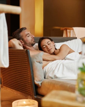 2020_06_03_Dangleterre_Branding_0396 1 copy.jpgCOUPLESPARELAXING-1600px
